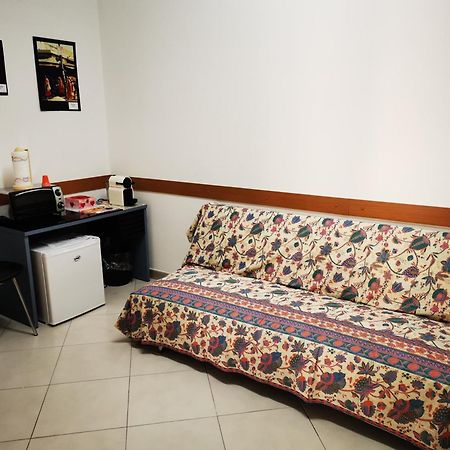 Dimora Alla Villa オストゥーニ エクステリア 写真