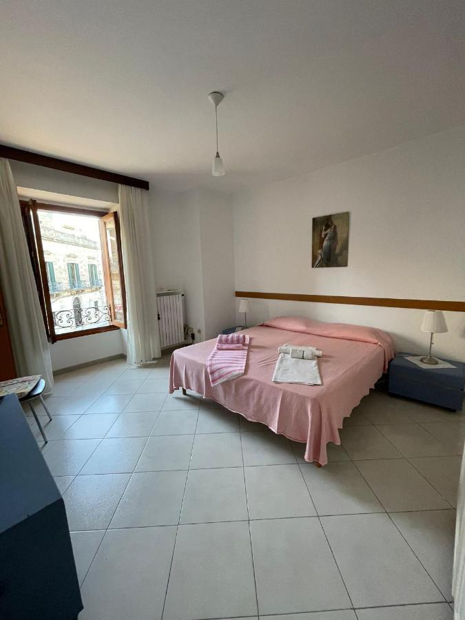 Dimora Alla Villa オストゥーニ エクステリア 写真
